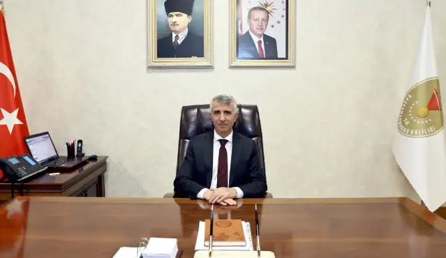Kahramanmaraş'ta ortaokulda silahlı saldırı: Vali Ünlüer 4 kişinin hayatını kaybettiğini açıkladı