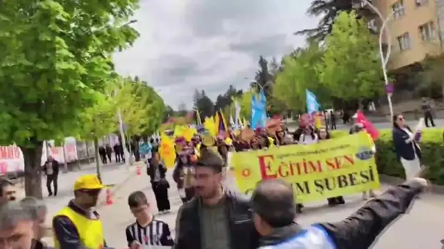 Çorum'da 1 Mayıs'ta Bakan Yusuf Tekin için hazırlanan karne gerginliğe yol açtı