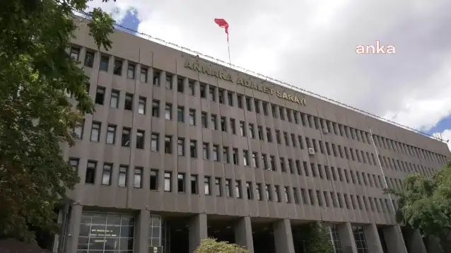 FETÖ firarisi Cevheri Güven'e bilgi sızdırma davasında 3 beraat
