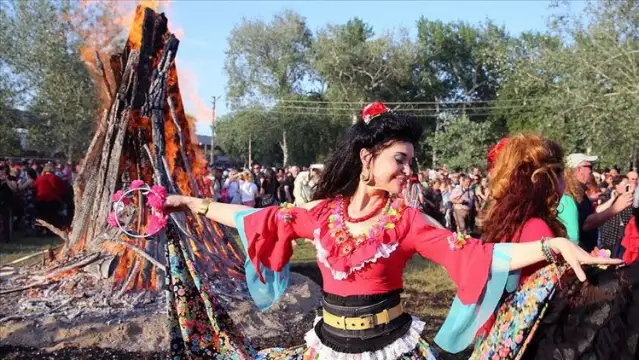 Edirne'de 'Kakava Ateşi' yandı