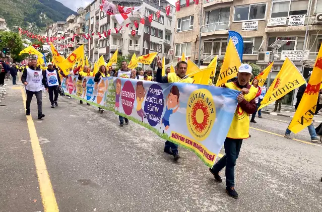 Manisa’da 1 Mayıs karnaval gibiydi