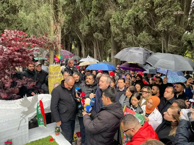 Sırrı Süreyya Önder ölümünün birinci yılında mezarı başında anıldı