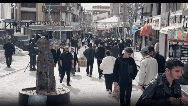 ABD ve İsrail'in İran'a saldırıları Van turizmini etkiledi: Otellerin doluluk oranı düştü
