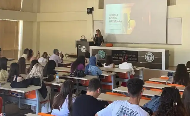 Balıkesir Üniversitesi ve Altı Nokta Körler Derneği konferansta bir araya geldi