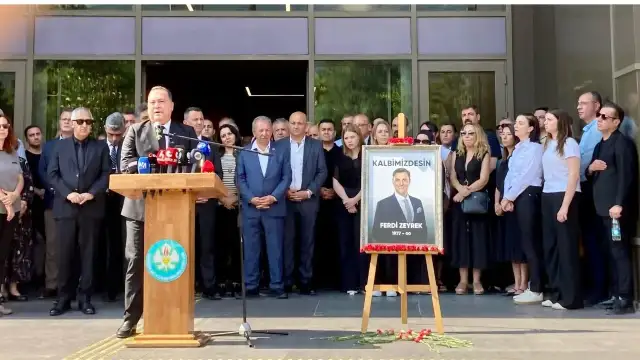 Ferdi Zeyrek Manisa Büyükşehir Belediyesi önünde anıldı