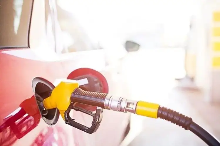 BENZİNLİ SATIŞLARI BİRİNCİ SIRADA 
Otomobil pazarı motor tipine göre değerlendirildiğinde;

-Benzinli otomobil satışları 561.053 adetle %66,7 pay,

-Dizel otomobil satışları 121.511 adetle %14,4 pay,

-Otogazlı otomobil satışları 9.247 adetle %1,1 pay aldı.