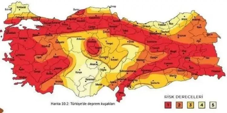 Kuzey Anadolu Fay Hattı üzerinde bulunan iller



AFAD tarafından edinilen bilgiye göre, Kuzey Anadolu Fay Hattı ile Ege Bölgesi Graben Sistemi üzerinde 6'şar, Doğu Anadolu Fay Hattı'nda 4 ve diğer faylar üzerinde 8 olmak üzere 24 ilin doğrudan kent merkezinden aktif fay geçiyor. Ayrıca 80'den fazla ilçe de direkt aktif fay hatları üzerinde bulunuyor.