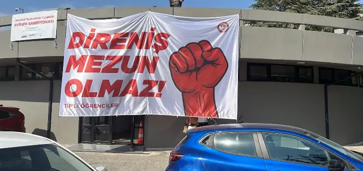 Son mesaj TİP'li öğrencilerden "Direniş mezun olmaz"